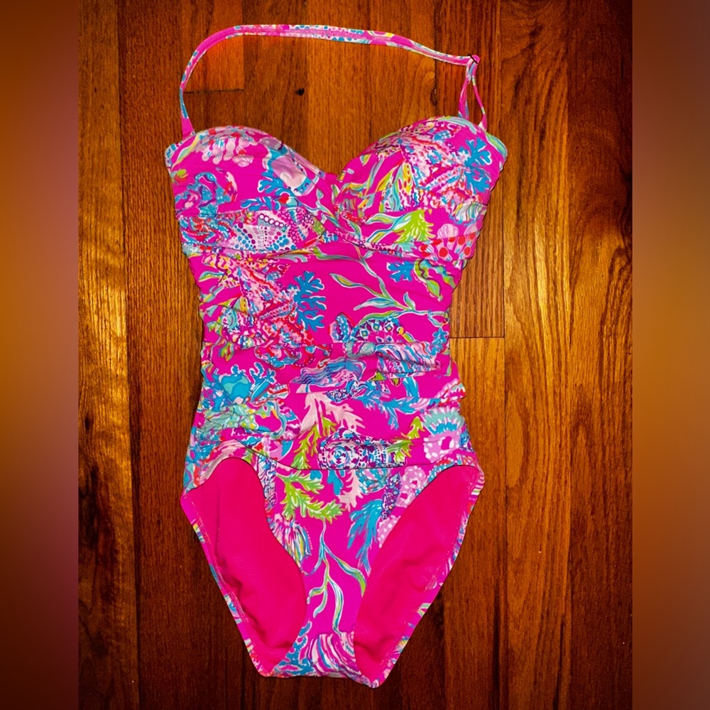 Lily Pulitzer women’s one piece swim suit. Size small